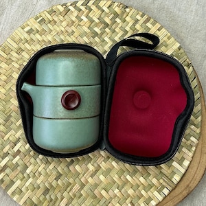 Delicateas Green Two-cup Travel Teapot Set Ceramic Travel Tea