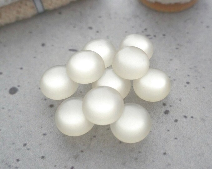 Tiny Lucite Buttons, 11mm .43 Inch - Small White Moonglow Mushroom ...