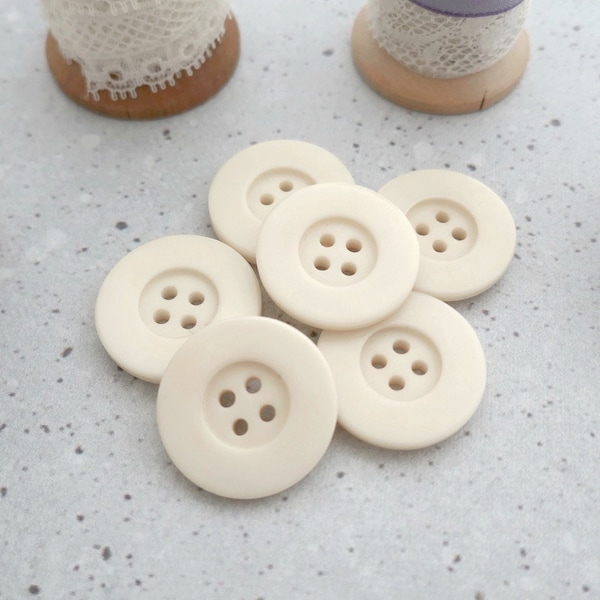 Gardenia White Buttons, 25mm 1 inch - Wide Rim Glossy Warm White Sewing Buttons - VTG NOS Recessed 4-Hole Cornish Cream White Buttons P207