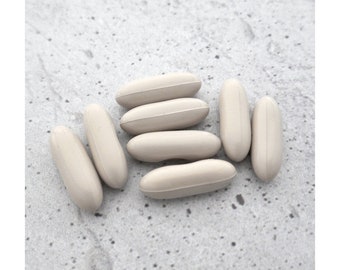 Gray Oblong Toggles, ≈27mm 1.06" - Mod Glossy Light Taupe-Gray Elongated Oval Shanks - 6 Vtg NOS Oatmeal-Gray Blimp Toggle Closures PL941