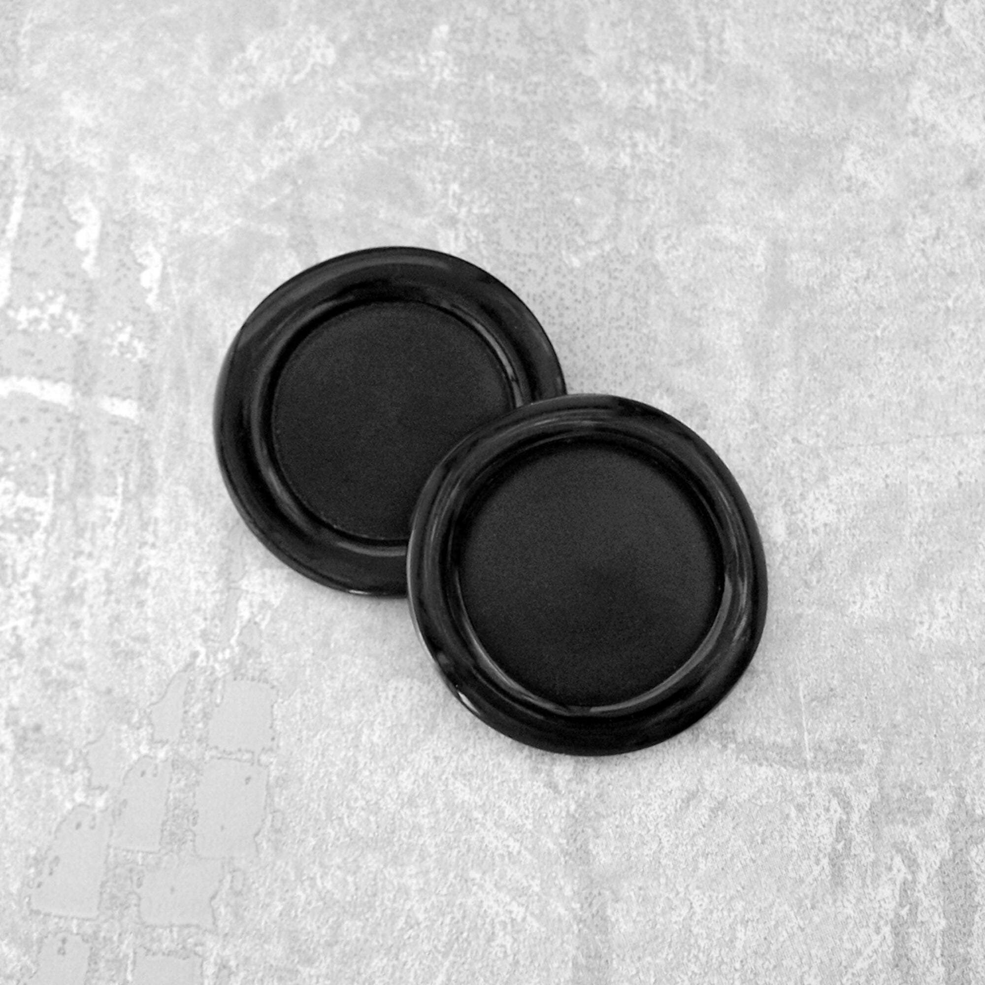 Textured Buttons Black Leather-effect by Dill 30mm a Set of