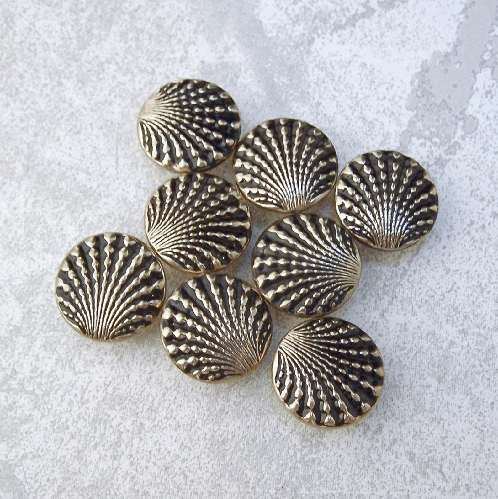 Clam Shell Buttons CHOOSE 15mm 5/8 In. 19mm 3/4 Inch | Etsy