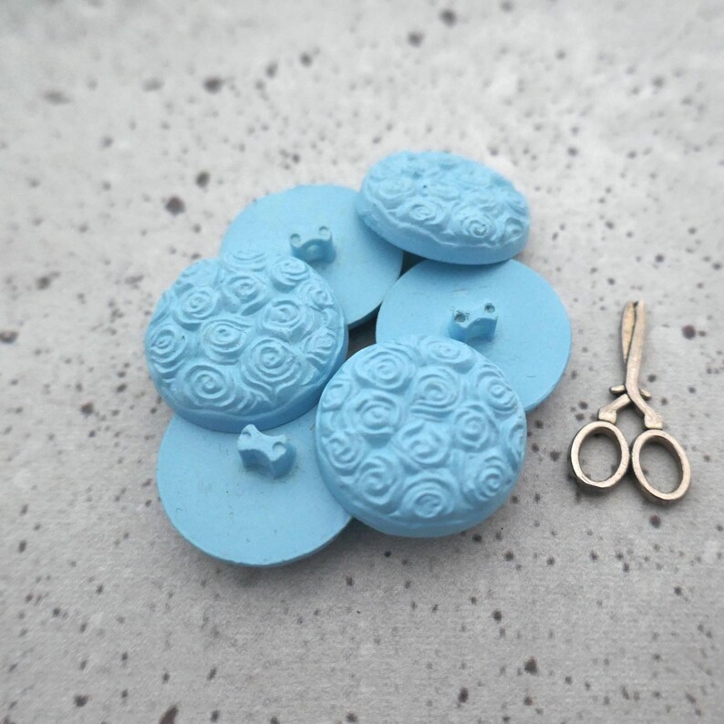 Blue Swirl Buttons, 22mm 7/8 In. - Aqua-blue Buttons W/ a Gazillion ...