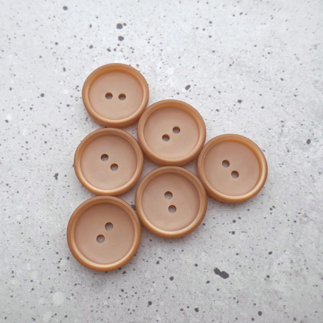 Wide Rim Natural Button Sycamore Tan Buttons, ≈30mm 1.18