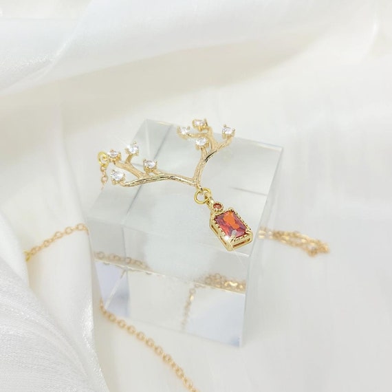 Stag Crown Necklace Queen of Terrasen Aelin Fireheart Throne of Glass Jewelry Gift Amulet of Orynth Jewelry Romantic Bookish Gift for Her