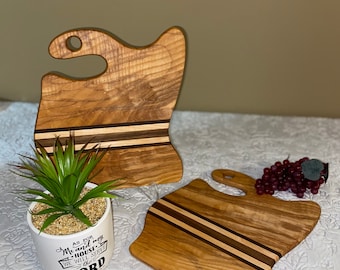 100% hardwood Cutting board, charcuterie board. Perfect for engraving. Gift for Christmas, Weddings, Anniversary, House warming!!!