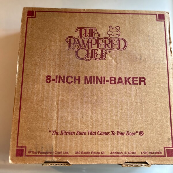 Pampered Chef 8-inch Mini Baker-Perfect Condition