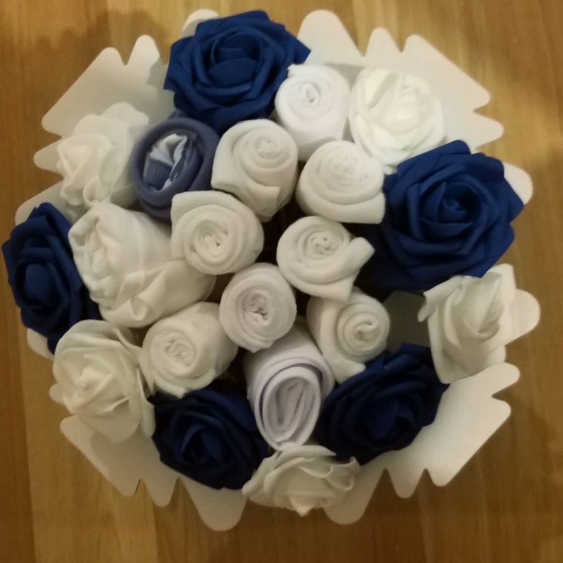 Pregnancy Navy /& White Cute Mum to be Baby Shower Gift Baby clothing Newborn Baby Gift 0-3M Nappy Cake Clothing Bouquet