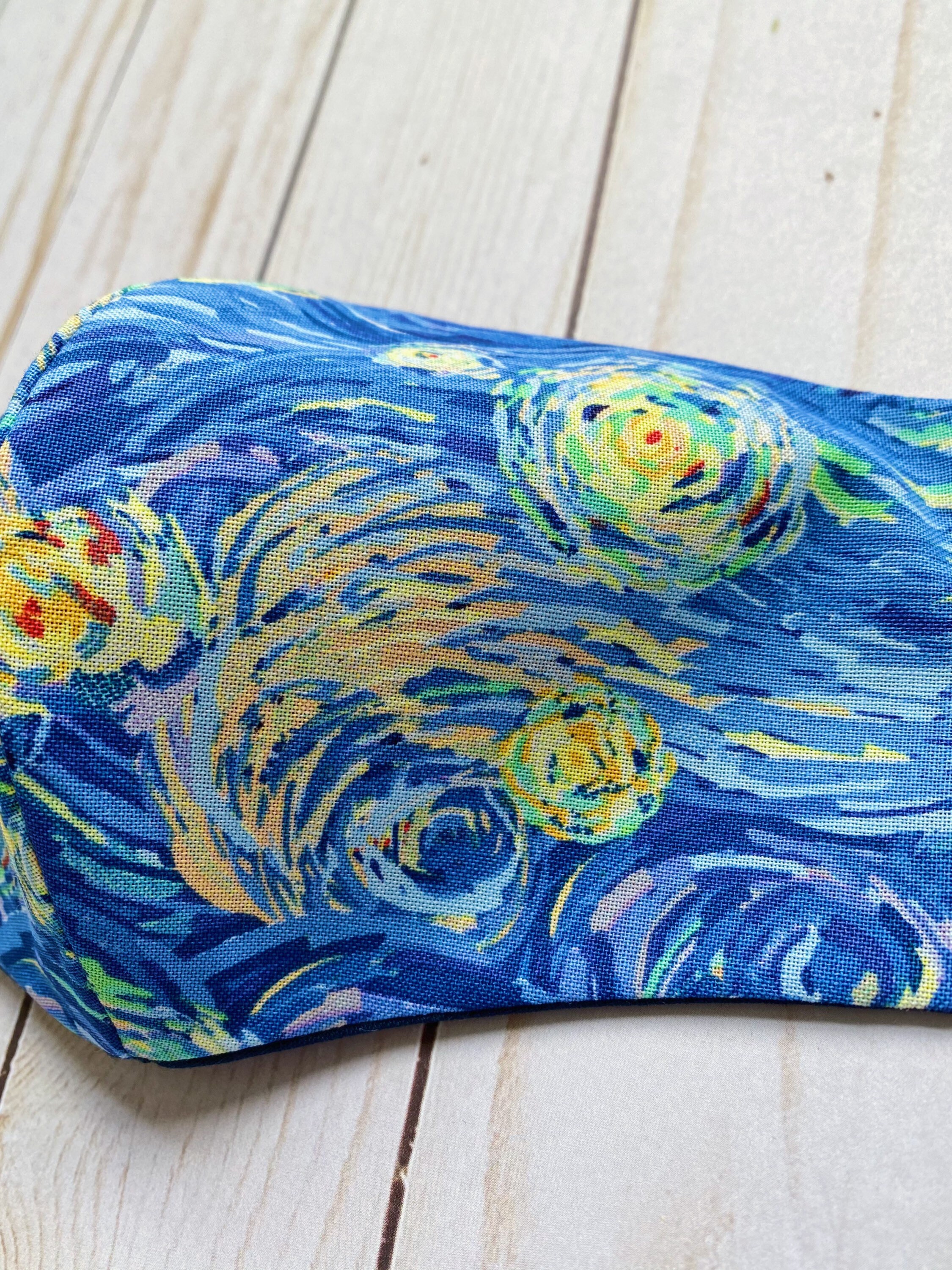 Máscara facial de Vincent Van Gogh de la noche estrellada con Etsy
