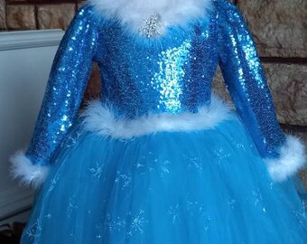Robe Elsa de La Reine des Neiges pour filles, Princesse Elsa. Elsa de La Reine des Neiges. Princesse Elsa de Disney.