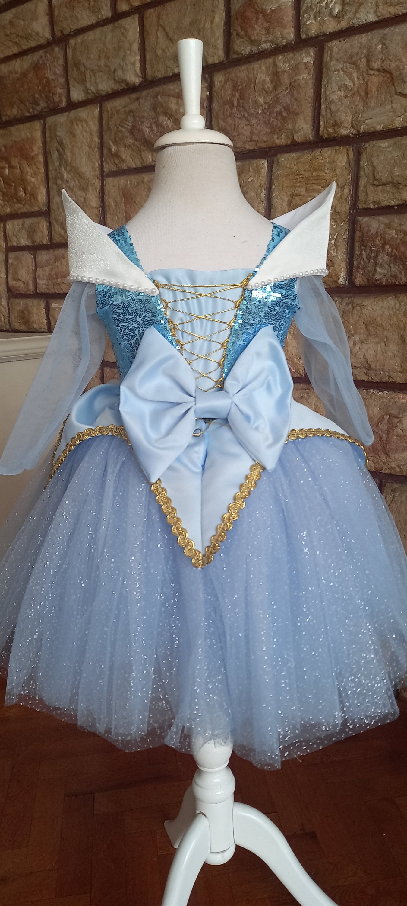 open lace back dress Amazon.com: MyheroCos Adult Princess Aurora Cosplay Dress Women's Aurora  Color Changing Ball Gown Dress-XS : Clothing, Shoes & Jewelry