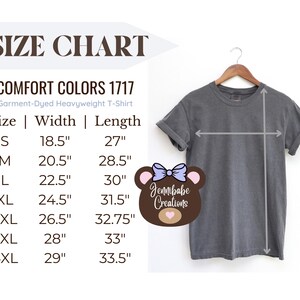 Op de afbeelding: Maattabel voor een garment-gekleurd zwaargewicht T-shirt in Comfort Colors 1717. De tabel toont maten S tot en met 4XL met de bijbehorende breedte- en lengtematen in inches.
