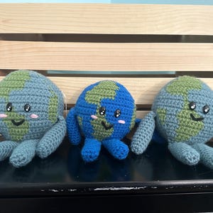 Crochet Earth Plushie | Crochet Earth