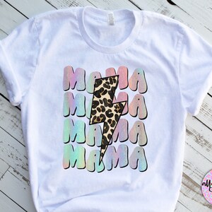 Camisa de mamá apilada PNG, camisa de perno de aligeramiento de leopardo, descarga digital, archivo de sublimación de perno de iluminación de leopardo, archivo PNG de uso comercial