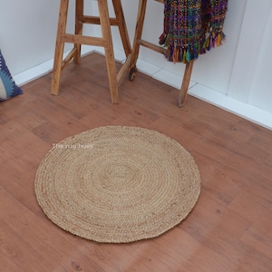 Handwoven Jute Round Rug: Natural Fiber Boho Decor