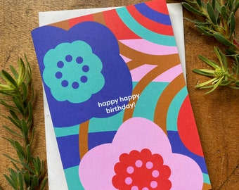 Tarjeta de cumpleaños con flores llamativas, cartulina reciclada
