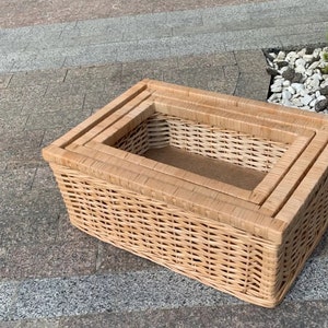 Basket with palm leaf handles