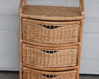 Organic Wicker Dresser, 32&quot;H Bedroom Dresser with Small Storage Wood Drawers, Rattan Entry Table with Drawers