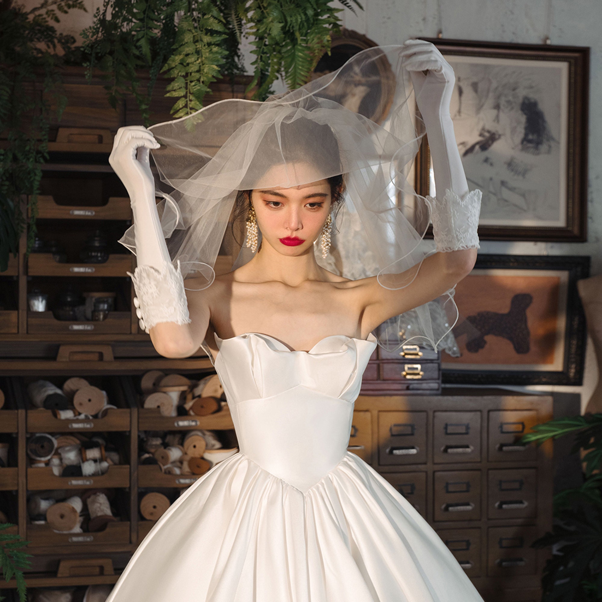 Vintage 1940s 1950s Bridal Veil With Tulle And Pearl Trim, Winter White Blusher Wedding Veils - Vintage - Etsy Canada main image 4