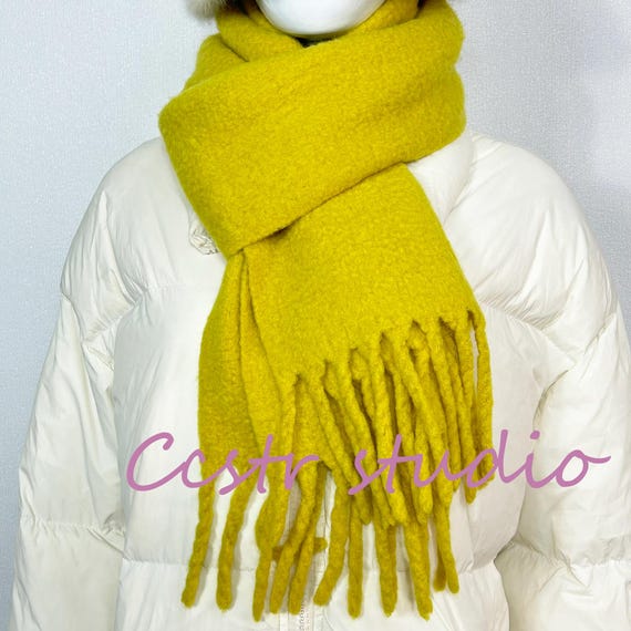 Châle Jaune Clair En Soie Naturelle Tricoté Main - 140x140 Cm - Idée Cadeau Femme élégant