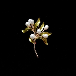 Olive branch pearl brooch, natural pearl brooch, simple and elegant corsage, suit pin, wedding accessories, mother's day gift image 2