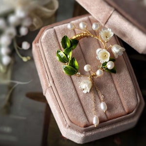 Lily of the Valley flower brooch, fine wire wrapped pearls, jewelry, mother's day gift, wedding brooch