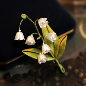 Broche Vintage Bouquet De Fleurs - Perles En Verre Blanc, Métal Doré, Occasion