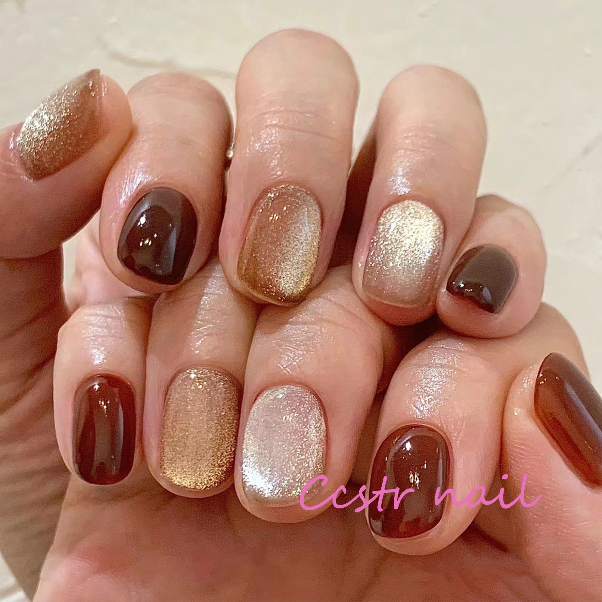 2025 Caramel Drizzle Nail Trend