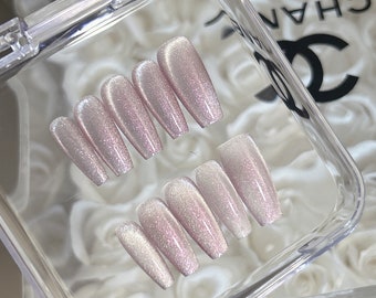 Uñas brillantes de plata blanca rosa, uñas de boda nupciales suaves, exquisitos parches de arte de uñas dulces, uñas portátiles personalizadas hechas a mano, regalo de cumpleaños