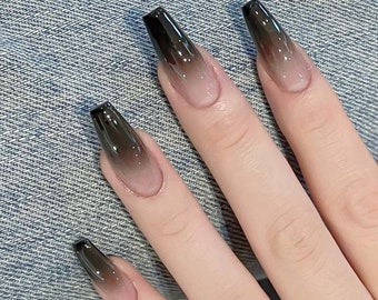 Schwarze Ombre-Verlaufsnägel, stilvolle schwarze Presse auf Nägel, handgemachte künstliche Nägel, minimalistischer Kleber auf Nägeln
