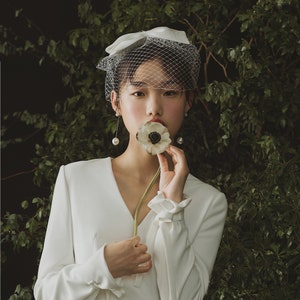 Bow Short Veil: Bridal French Vintage Wedding Accessory