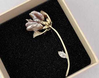 アクセサリー   'Tulip' Brooch #448 Tulip Baroque Pearl Brooch: Purple Corsage Pin With Zirconia - Etsy