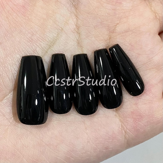 Handmade Black Acrylic Nails: Minimalist Wearable Nail Patches