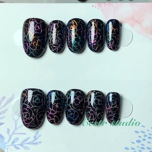Uñas postizas Rainbow Rose: Arte gótico negro brillante