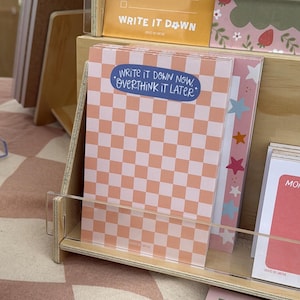 Réfléchissez-y plus tard Bloc-notes | bloc-notes, motif en damier, listes, bloc-notes vierge, notes rétro, bloc-notes, papier quadrillé, humour excessif