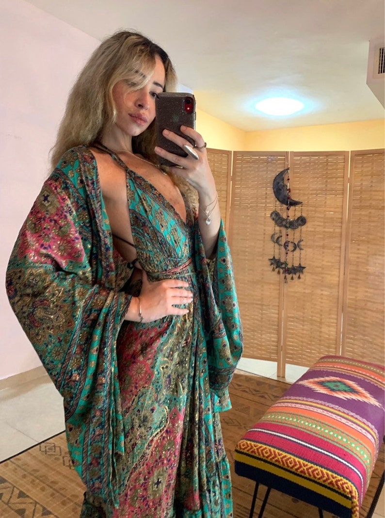 Ensemble bohème de luxe assorti Ensemble robe dos nu et kimono à manches cloche tenue soyeuse royale Ensemble robe 2 pièces hippie bohème délirer image 2