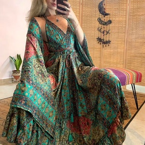 Luxury bohemian matching outfit open back dress and bell sleeve kimono set royal silky outfit Hippie Boho 2 piece Dress Outfit rave zdjęcie 1