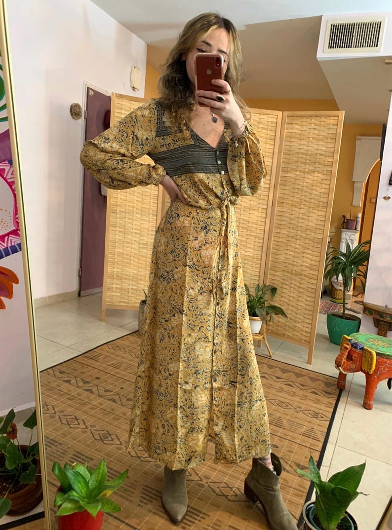 Boho silkeslen matchande set | festlig outfit | kunglig lyxoutfit | boho kvällsset | semesterartiklar | rosa knappset bild 5