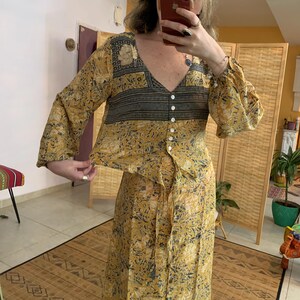 Boho silkeslen matchande set | festlig outfit | kunglig lyxoutfit | boho kvällsset | semesterartiklar | rosa knappset bild 10