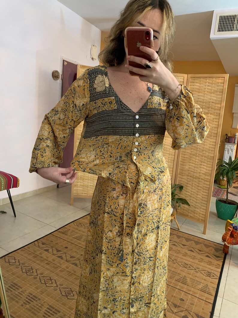 Boho silkeslen matchande set | festlig outfit | kunglig lyxoutfit | boho kvällsset | semesterartiklar | rosa knappset bild 10