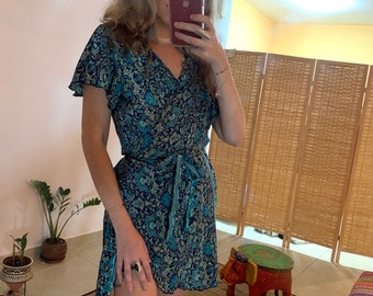 Kurzes Boho Wickelkleid | Sommer Shorts Kleid | geblümtes Minikleid | verlustfreie Größe | seidig erdig | Festival Kleid | Boho Sommerkleid mini
