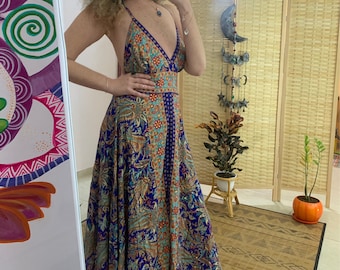 abito lungo incrociato sulla schiena / abito estivo boho / abito lungo con scollo all'americana / abito boho con schiena scoperta / grazioso abito senza schienale / abito oro scintillante