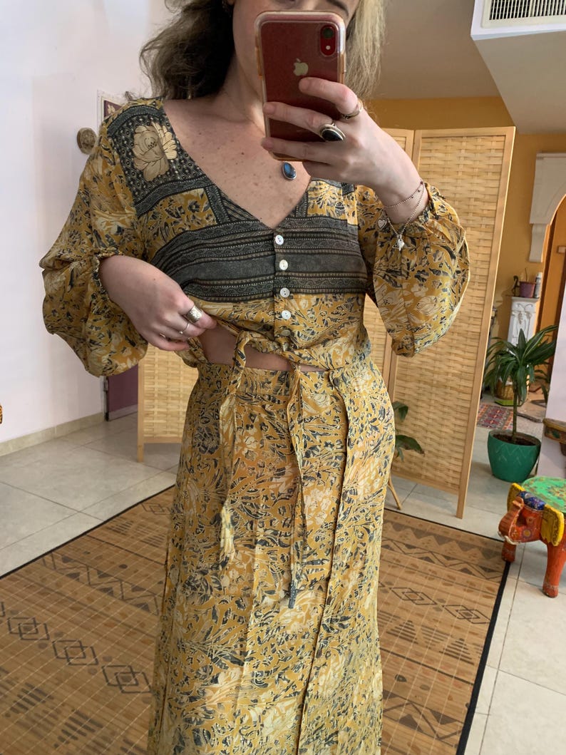Boho silkeslen matchande set | festlig outfit | kunglig lyxoutfit | boho kvällsset | semesterartiklar | rosa knappset bild 9