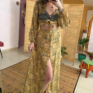 Boho silkeslen matchande set | festlig outfit | kunglig lyxoutfit | boho kvällsset | semesterartiklar | rosa knappset bild 1