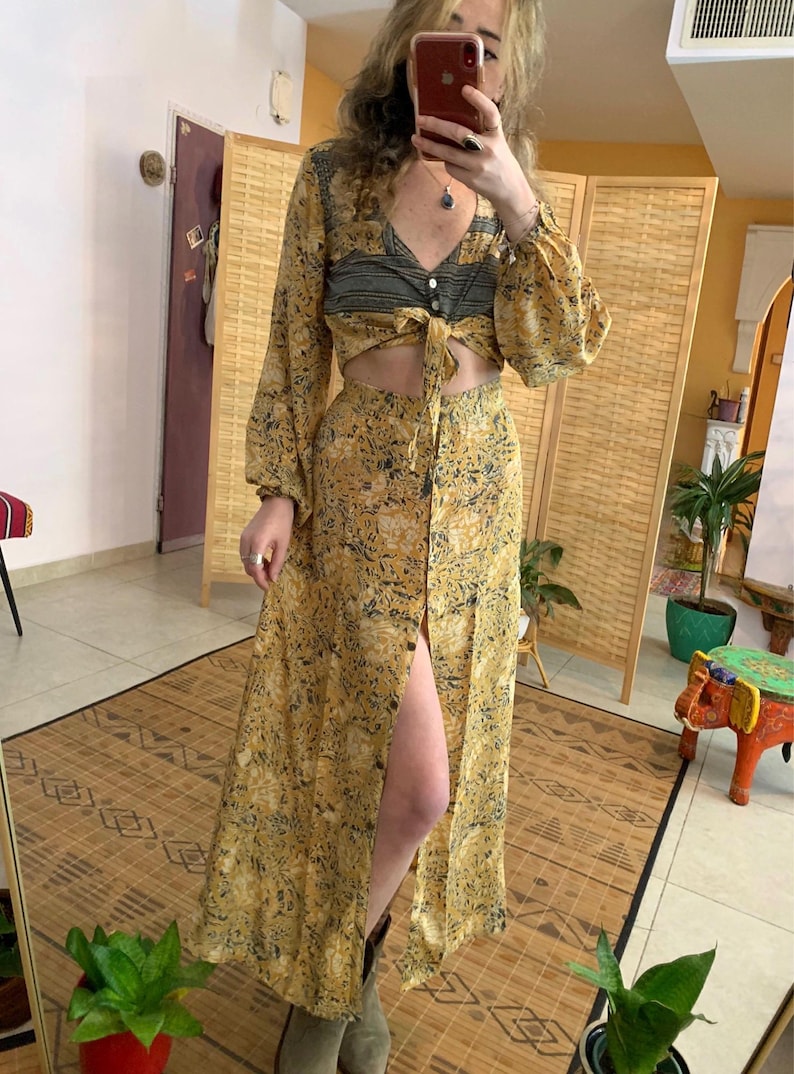 Boho silkeslen matchande set | festlig outfit | kunglig lyxoutfit | boho kvällsset | semesterartiklar | rosa knappset bild 1