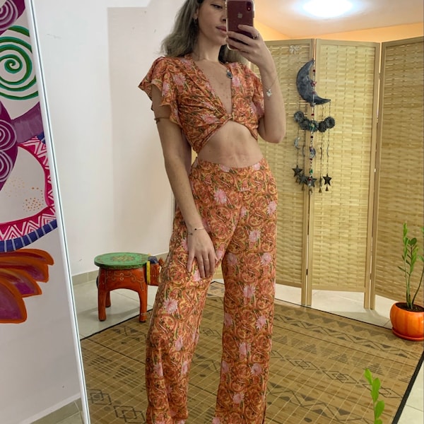 Zwei stück 3 weise krawattenoberteil und lässige Flowey Hose | Boho Zweiteiler Hose | seidiges Boho Outfit | eine Verlustgröße | Göttinnen Kleidung Set