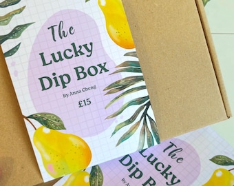 Caja Lucky Dip: Set de regalo de papelería con selección de artistas