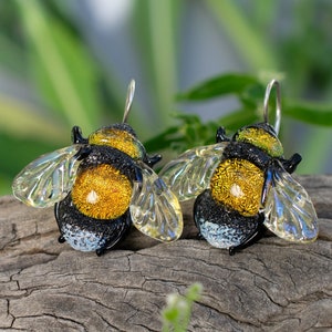 Cottagecore bee earrings for women image 3