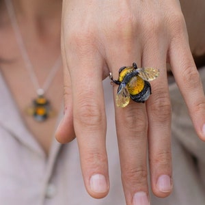 Biene Ring Goldene Biene Schmuck Dichroic Glas Ring Silber Lampwork Biene Schmuck für Frauen Murano Glas Handarbeit Biene verstellbar Ring Halskette Bild 5