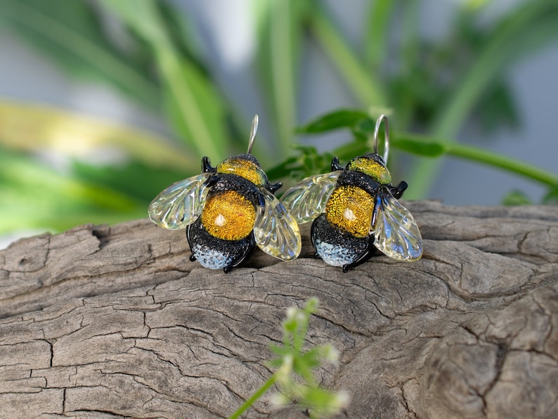 Cottagecore bee earrings for women image 3